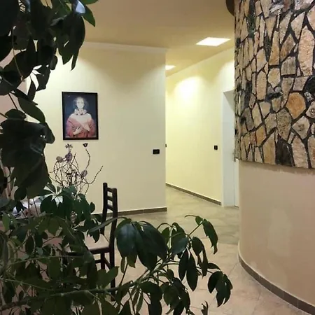 Couette-café Antik Golem (Tirana)