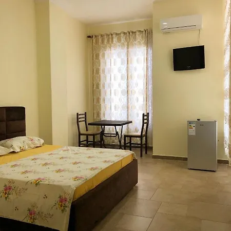 Antik Bed & Breakfast Golem (Tirana)