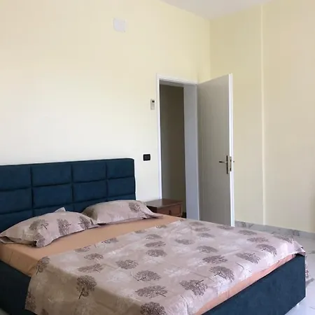 Antik Bed & Breakfast Golem (Tirana)