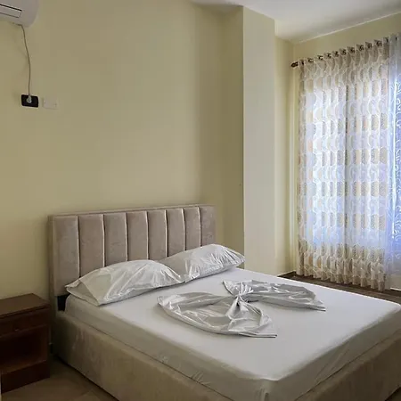 Antik 3* Golem (Tirana)