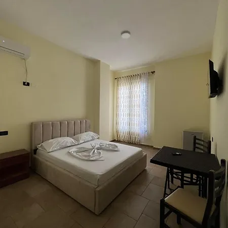 Antik Golem (Tirana)