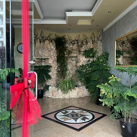 Antik Golem (Tirana)