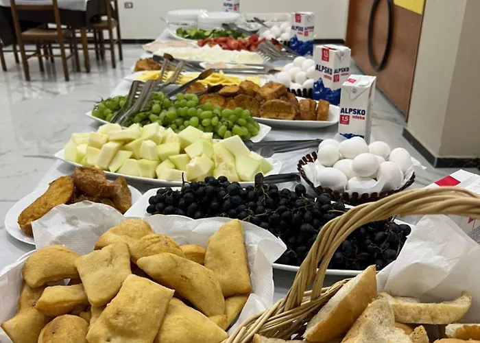 Antik 3* Golem (Tirana)