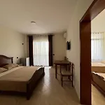 Antik ベッド・アンド・ブレックファスト 3*